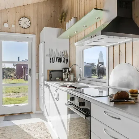 2 Bedroom Lovely In 別荘 *