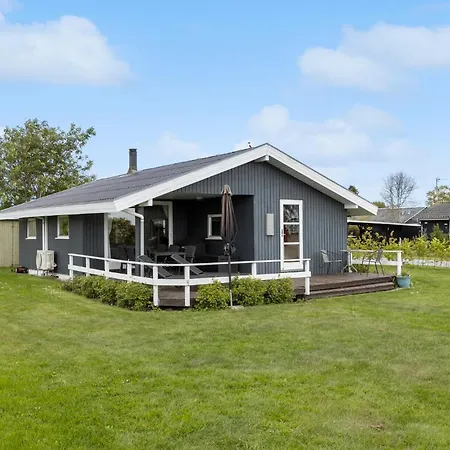 2 Bedroom Lovely In 別荘 *